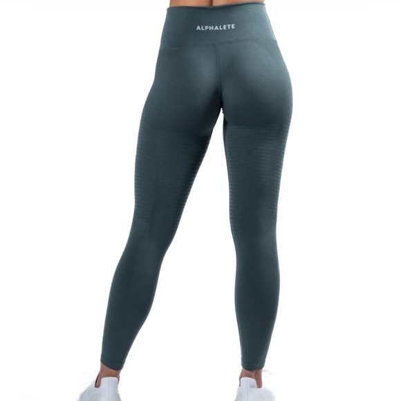 $70 Women’s Gray Alphalete Halo Leggings - Picture 4 of 9